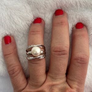 Elegant Silver Pearl Ring